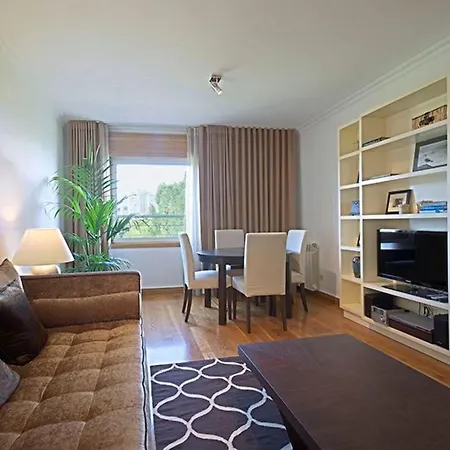 Gruenes Avila By Interhome Lisbon