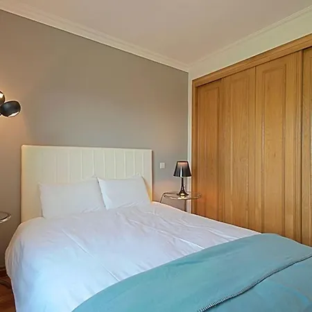 Gruenes Avila By Interhome